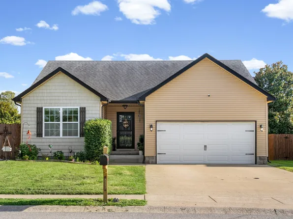 400 Leslie Wood Dr, Clarksville, TN 37040