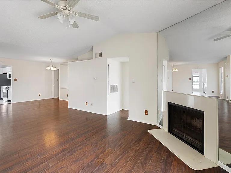 2121 Hepburn St #912 — Photo 8