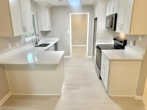 901 Birchwood Ct, Newport News, VA 23608