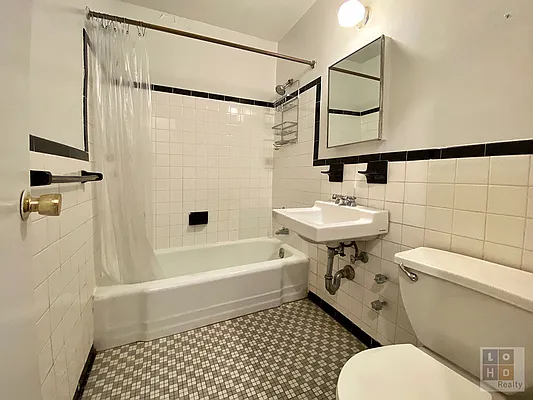 Rented by LoHo Realty | media 18