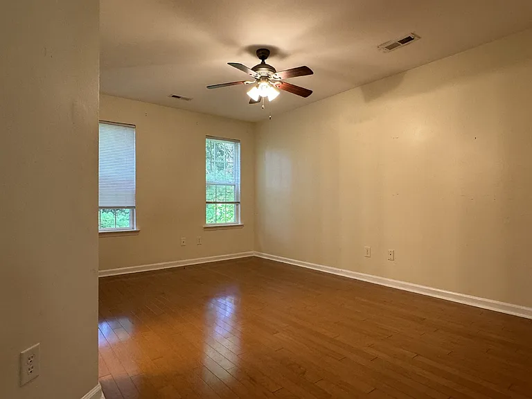 4404 McClelland Dr — Photo 15