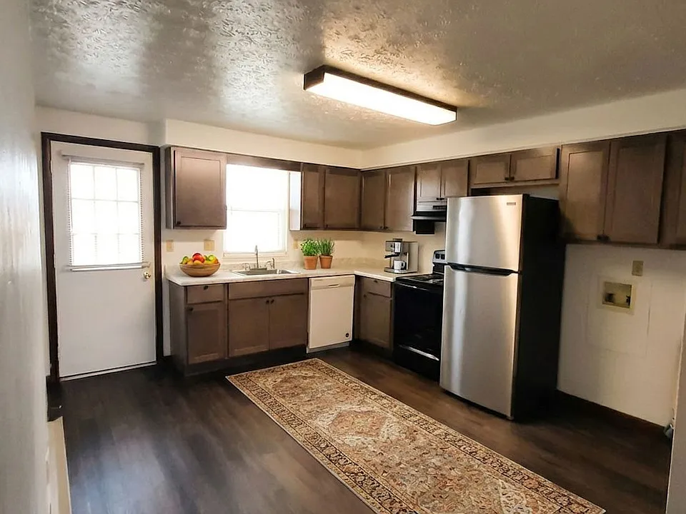 Royal Oaks Apartments