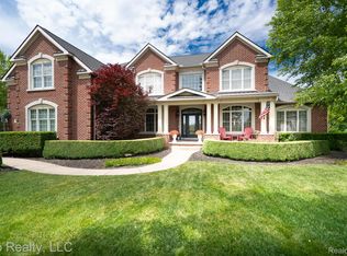 17779 Briar Ridge Ln, Northville, MI 48168