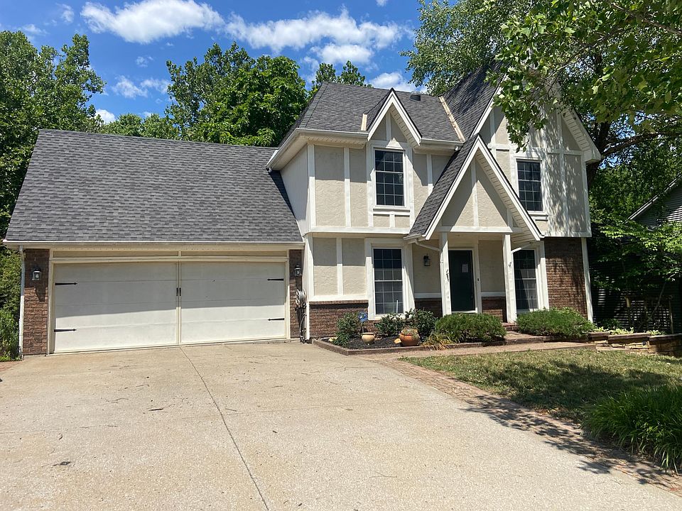 1st image of 1584 Ridgeway Dr