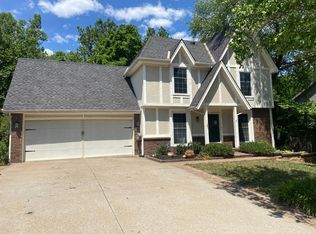 1584 Ridgeway Dr, Liberty, MO 64068