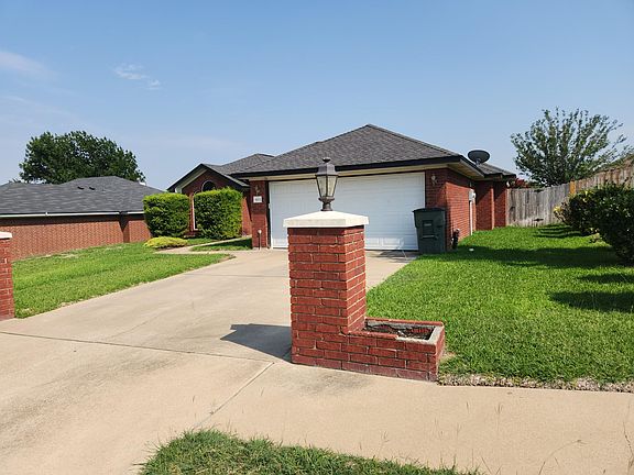 5th image of 4104 Lost Oak Dr
