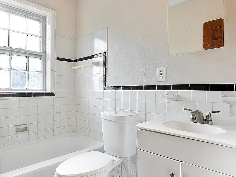914 Highmont Dr — Photo 5