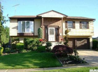 1700 Irene St, Merrick, NY 11566