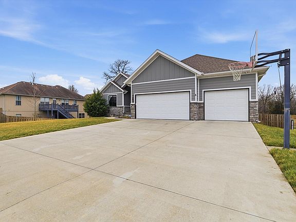 2nd image of 1281 S Natchez Road