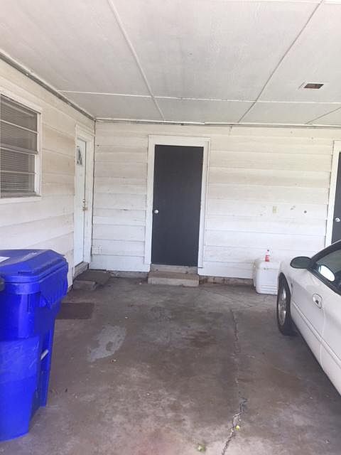 laundry room, covered parking spot