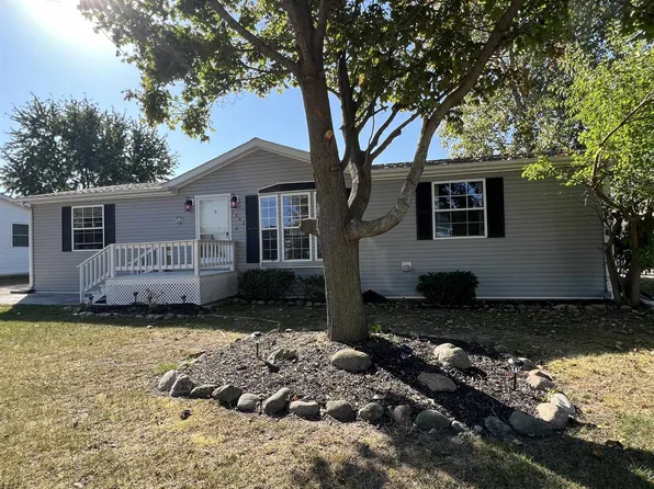 5447 Autumnash Lane, Machesney Park, IL 61115