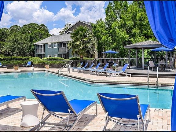 2nd image of 18302 Stonebrook Dr #18302