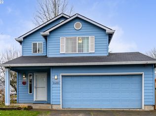 1601 E Lilly Ct, Newberg, OR 97132