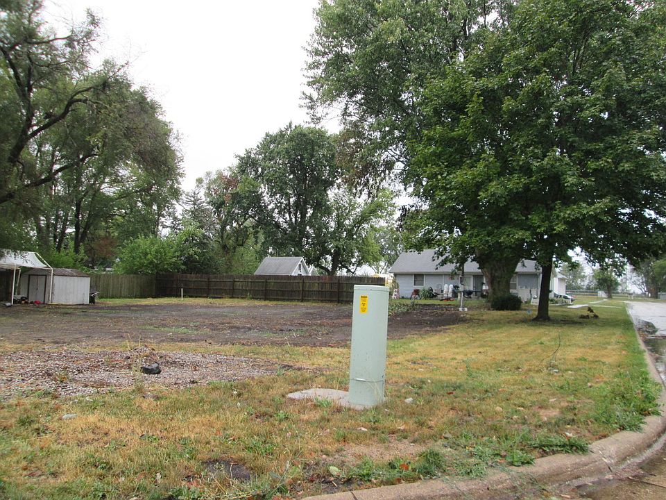 2nd image of 2025 Carroll St