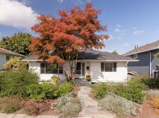 113 8th Ave, New Westminster, BC V3L1X9