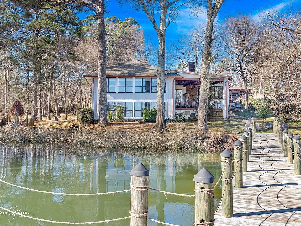 1st image of 2949 Moss Point Rd