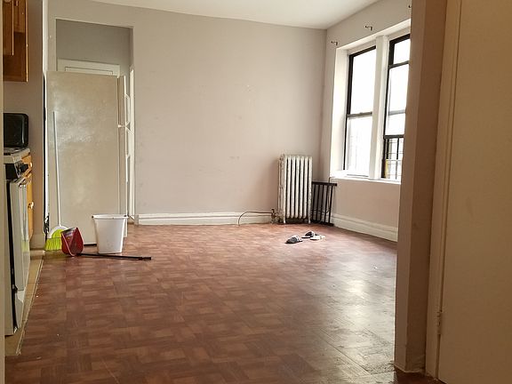 2nd image of 1971 Marmion Ave APT B34