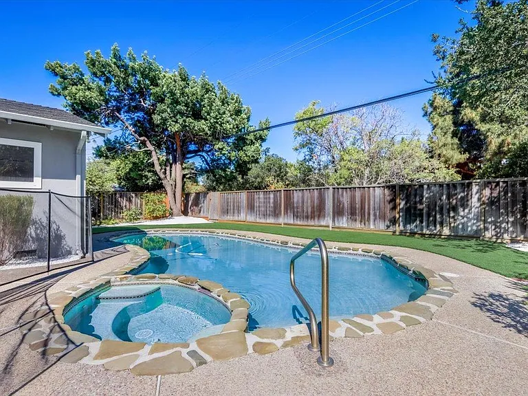 1589 Saint Regis Dr — Photo 31