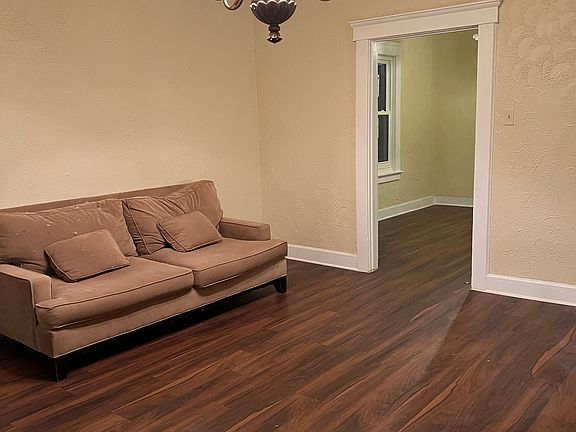 2nd image of 89 Whittlesey Ave Floor 2
