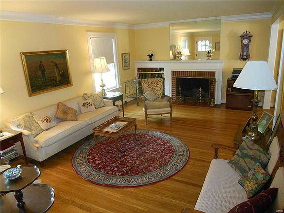 4th image of 12 Vouga Ln