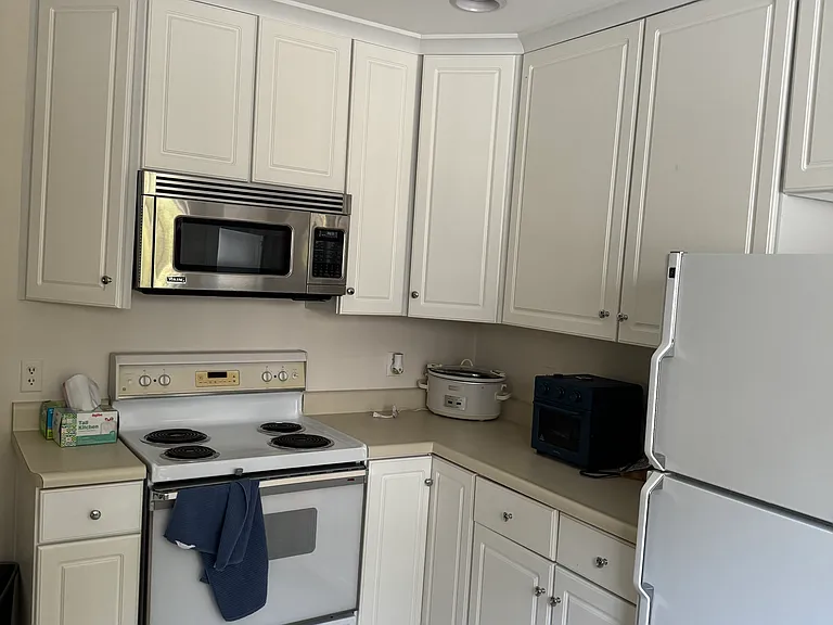 2125 Eastern Ave — Photo 19