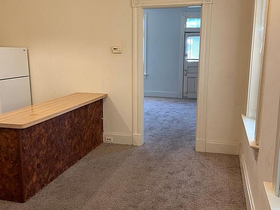 3rd image of 421 Jefferson Ave #1