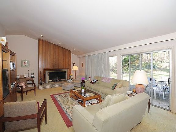 4th image of 8313 Meadowlark Ln