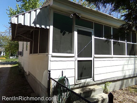 3rd image of 1701 Oakdale Ave