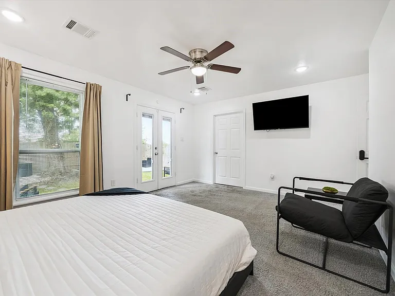 2631 Stevens St — Photo 16