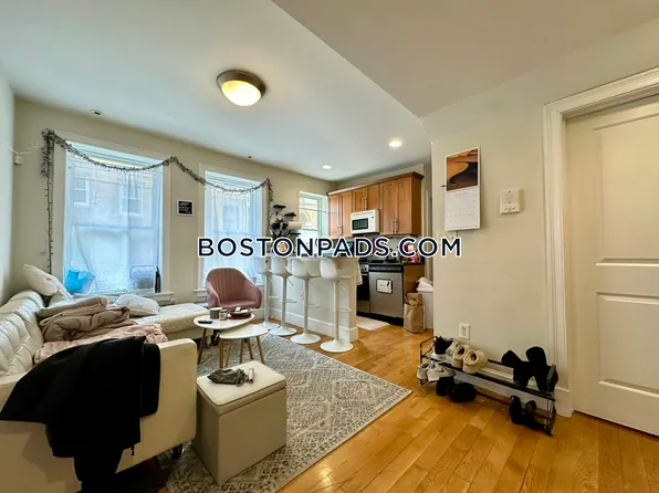 848 Huntington Ave, Boston, MA