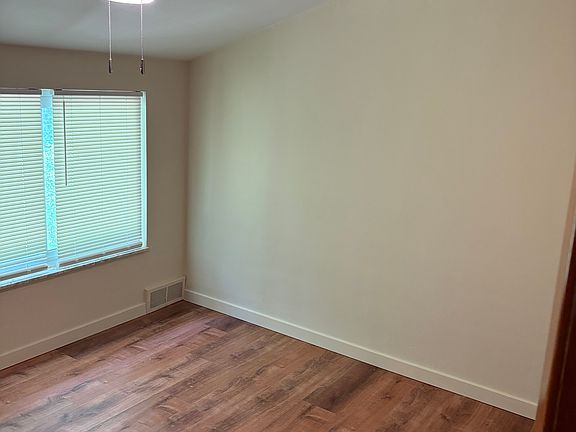 3rd image of 494 Long Rd