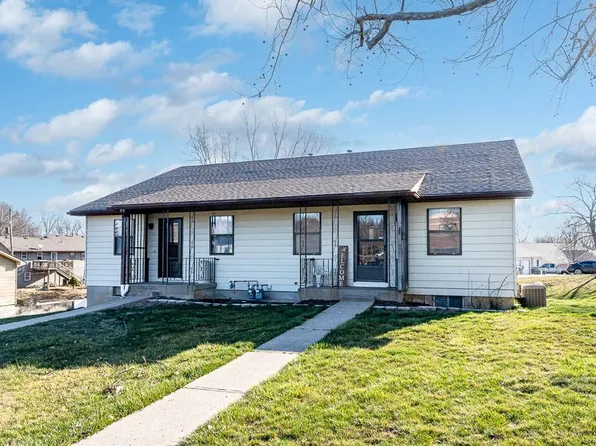 705-707 1st Ter, Lansing, KS 66043