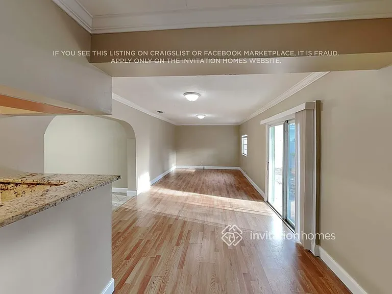 1920 N 53rd Ave — Photo 7