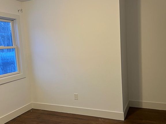 3rd image of 5 Chestnut Ln