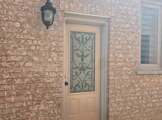 19 Rory Rd, Toronto, ON M6L 3E9