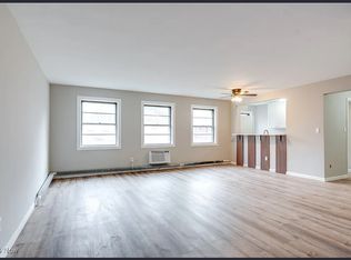 13785 Cedar Rd APT 302, Cleveland, OH 44118