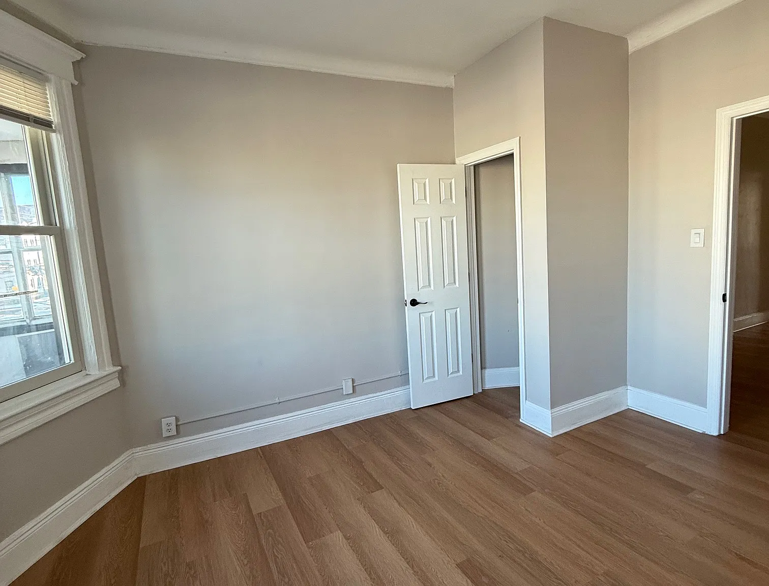 3 bed, 760 sqft, $2,400 — Photo 4