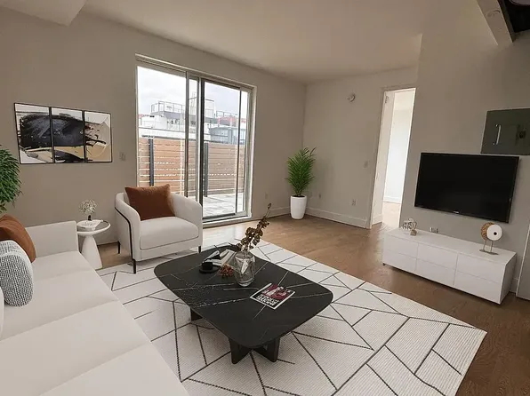 796 Lexington Avenue image 1 of 8