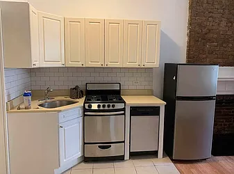 Rented by Salon Realty Corp