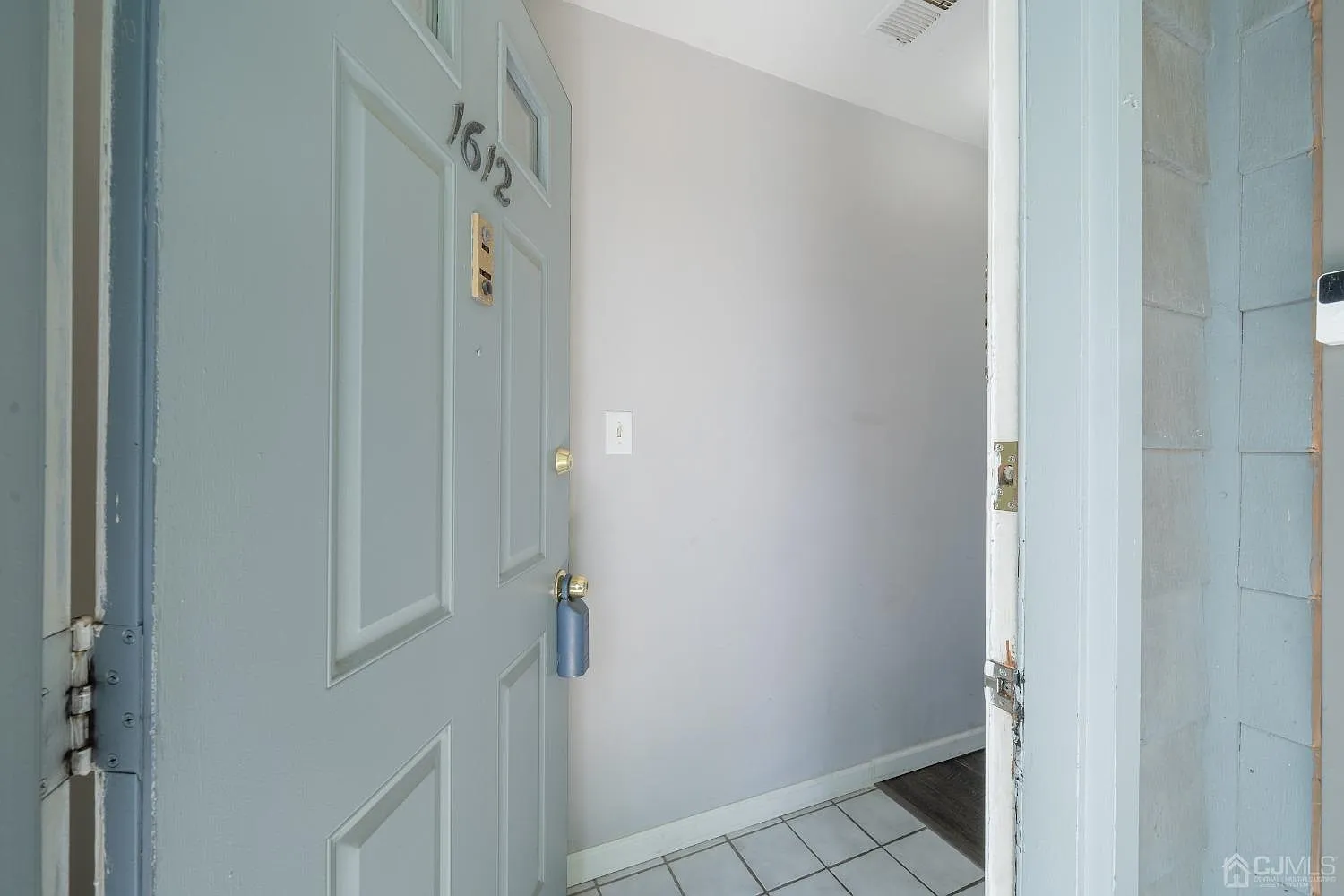 1 bed, 1.0 bath, $2,100 — Photo 2