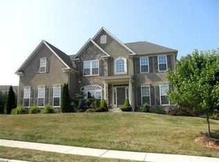 27 Winding Brook Dr, Sinking Spring, PA 19608