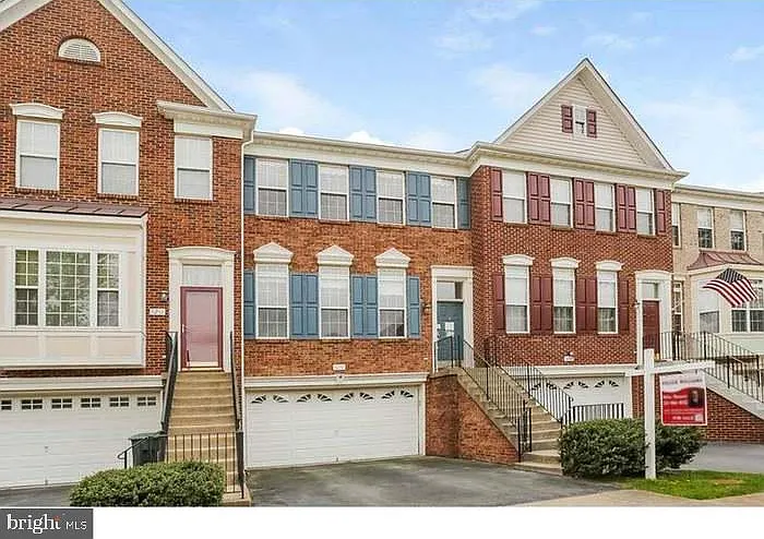 3 bed, 3.5 bath, 1780 sqft, $3,850 — Photo 1