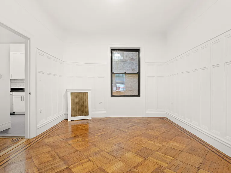 68 Montague St #1E — Photo 4
