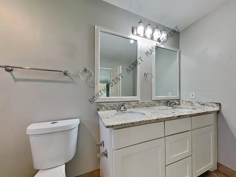 2724 Russwood Ln — Photo 15