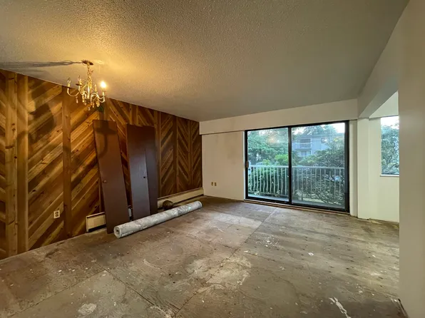 5127 Irving St #101, Burnaby, BC V5H 1T6