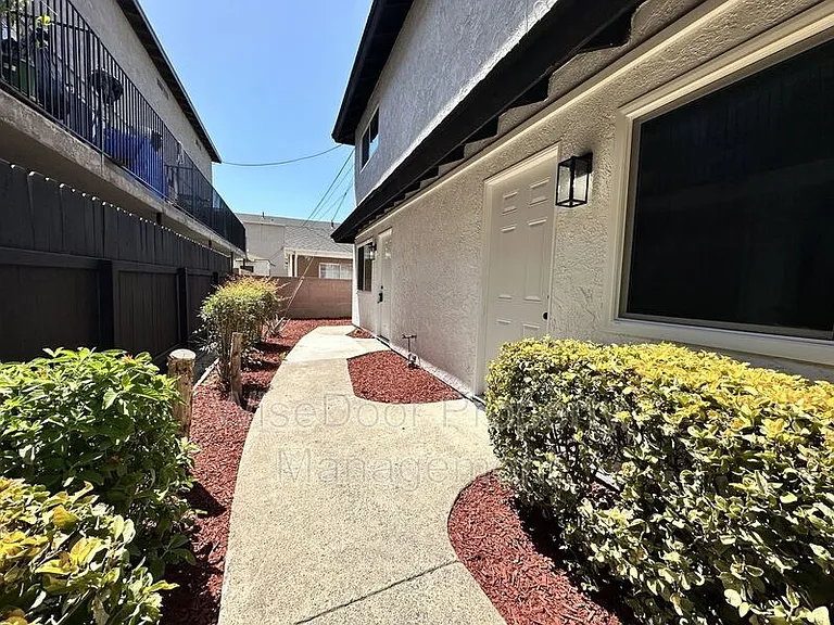 810 S Flower St #3 — Photo 6