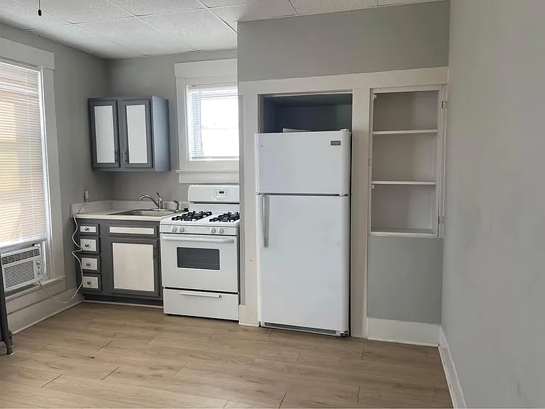 1225 Vincennes St #4U — Photo 2