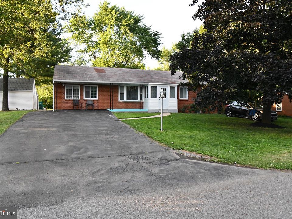 1st image of 18502 Sherbrooke Dr