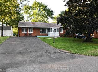 18502 Sherbrooke Dr, Hagerstown, MD 21742