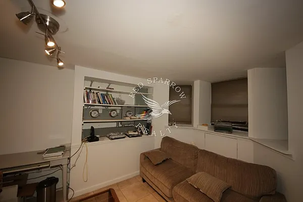 Rented by Red Sparrow Realty Group | media 34